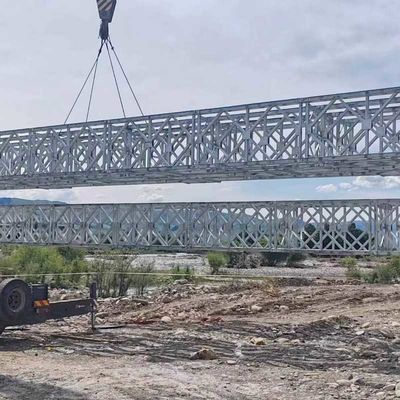 ISO9001 Prefabricated Steel Pedestrian Bridges Portable Steel Bridge Q355B Grade